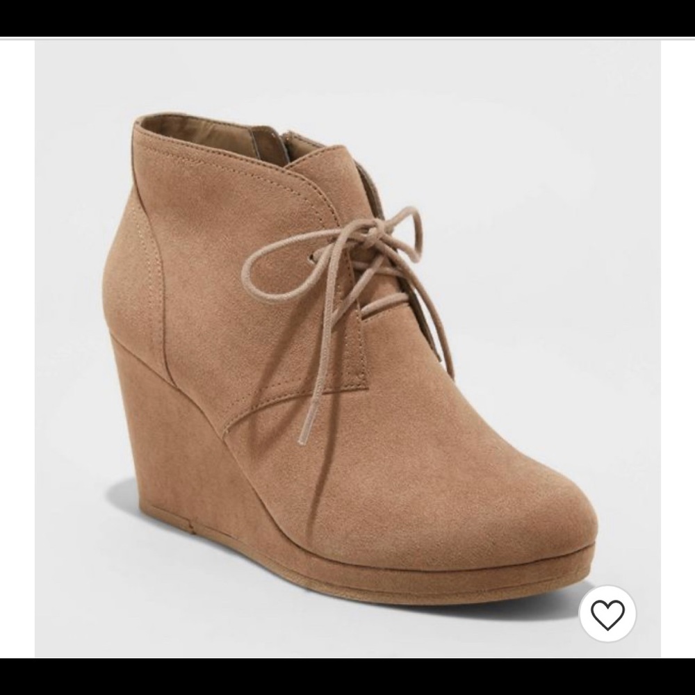 Universal Thread Bessie wedge lace up shoe taupe